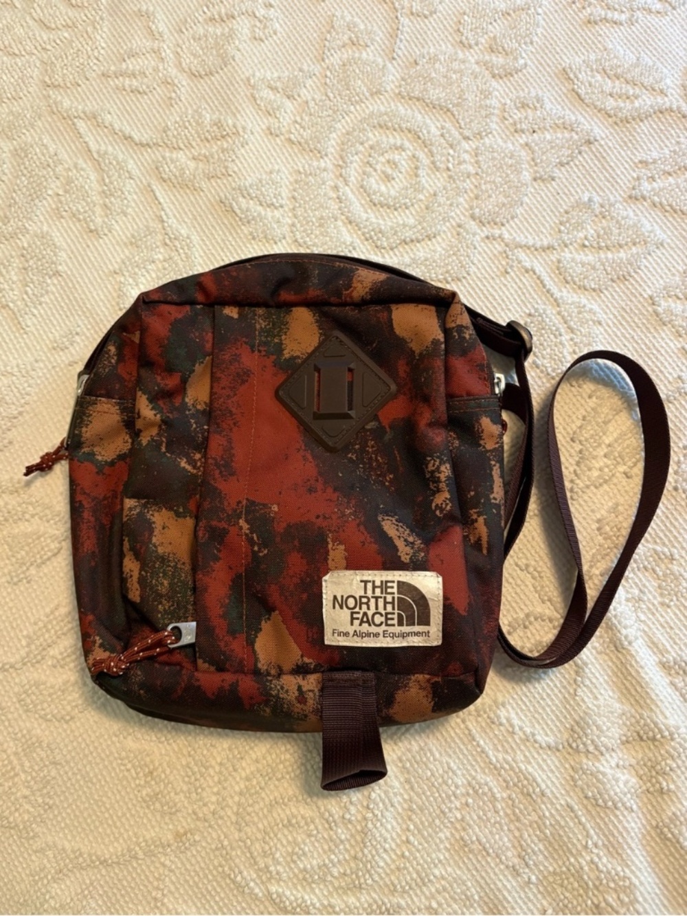 THE NORTH FACE Berkeley Crossbody Bag